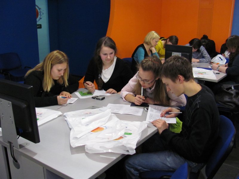 Фото к Дворец пришел в гости к Центру