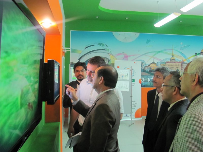 Фото к Информационный центр в Санкт-Петербурге посетила делегация министерства энергетики Малайзии