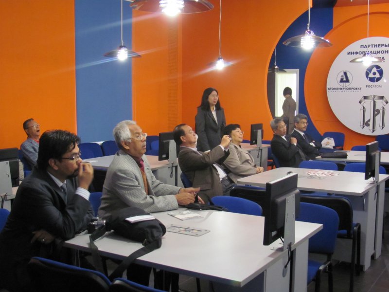 Фото к Информационный центр в Санкт-Петербурге посетила делегация министерства энергетики Малайзии