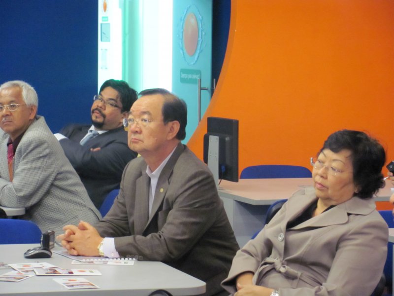 Фото к Информационный центр в Санкт-Петербурге посетила делегация министерства энергетики Малайзии