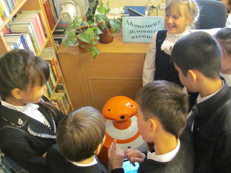 Фото к В День знаний школьники Санкт-Петербурга узнали, как написать книгу