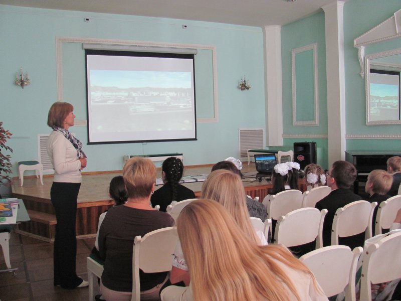 Фото к В День знаний школьники Санкт-Петербурга узнали, как написать книгу