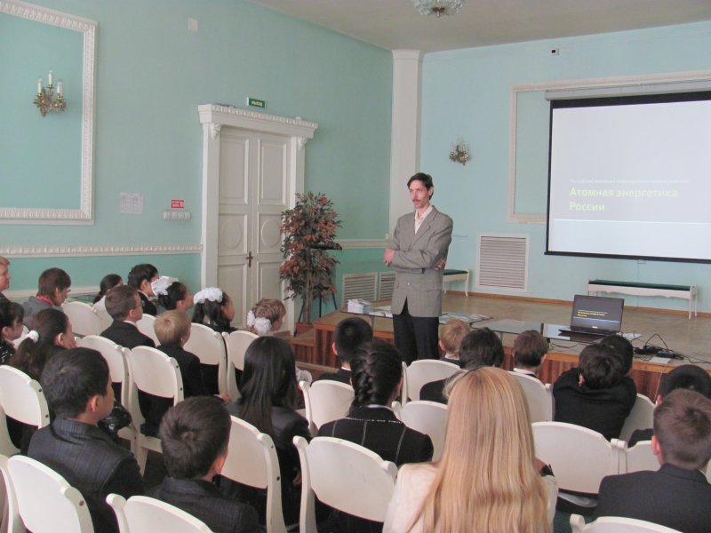 Фото к В День знаний школьники Санкт-Петербурга узнали, как написать книгу