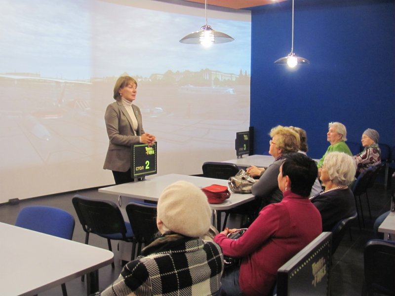 Фото к Пенсионеры Санкт-Петербурга отметили свой праздник в Информационном центре по атомной энергии