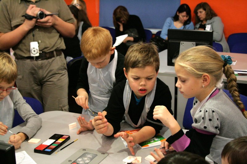 Фото к Первыми зрителями VII Международного кинофестиваля «Мир знаний» стали дети