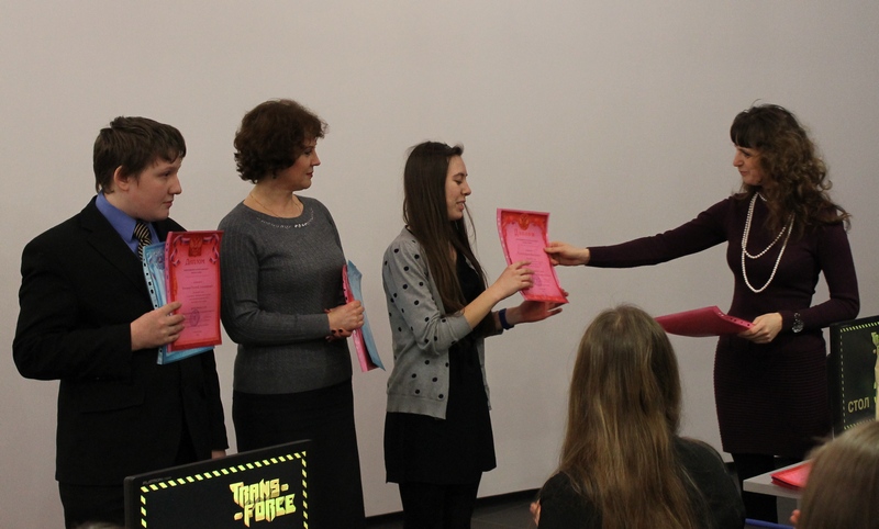 Фото к В честь юбилея великого русского и советского естествоиспытателя Владимира Ивановича Вернадского были награждены победители районного этапа всероссийской олимпиады по биологии и экологии