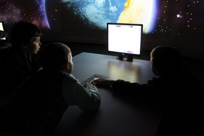 Фото к В Санкт-Петербурге познакомились с «Нескучной наукой»