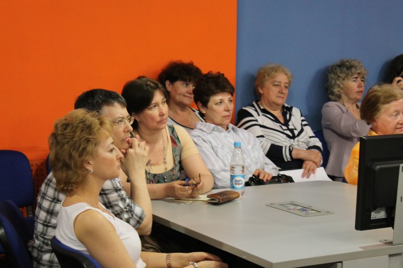 Фото к Перспективы развития дополнительного образования школьников обсудили в информационном центре по атомной энергии