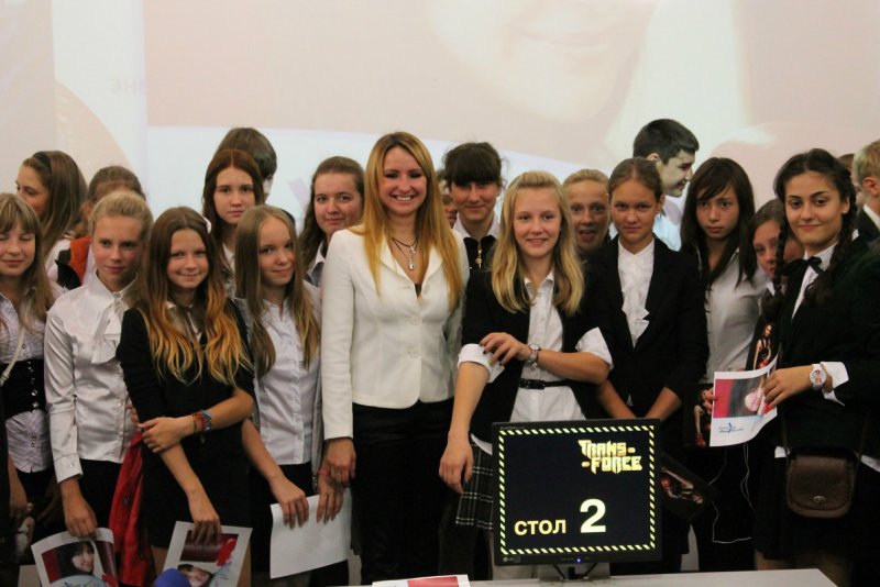 Фото к В Санкт-Петербурге в День знаний  прошел Олимпийский урок, который провела чемпионка мира по боксу Нина Абросова. 