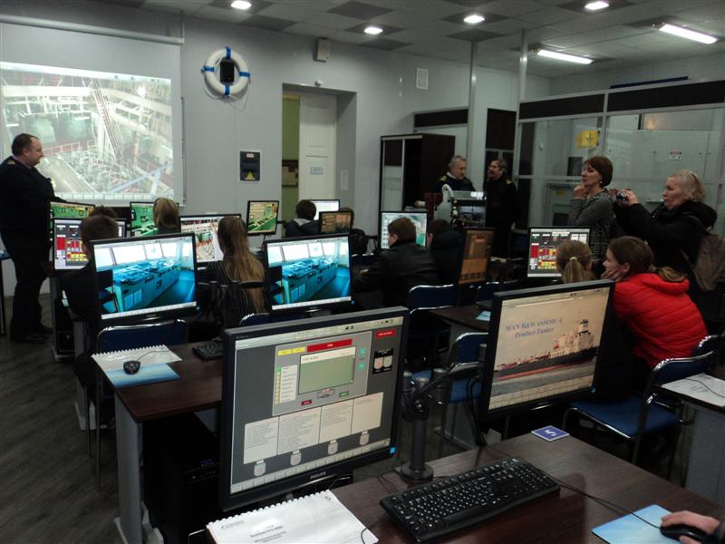 Фото к Научная экспедиция» познакомилась с судовой энергетикой.