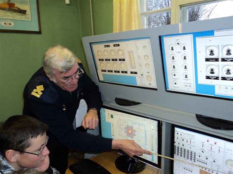 Фото к Научная экспедиция» познакомилась с судовой энергетикой.