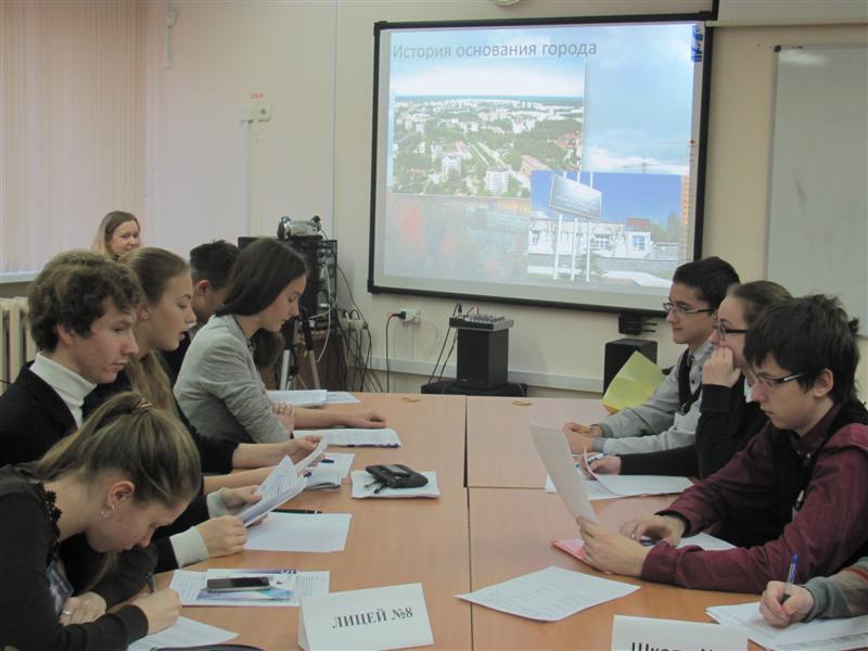 Фото к Дебаты на тему атомной энергетики состоялись в Сосновом Бору.