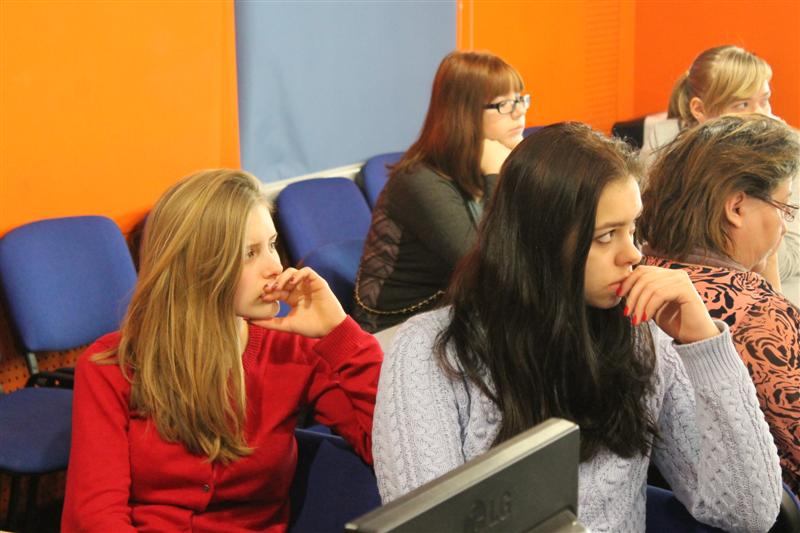 Фото к В информационном центре снова иностранные гости.