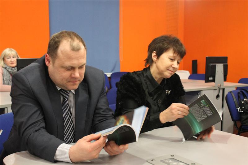 Фото к Презентация «Краткой энцикопедии урана» состоялась в информационном центре по атомной энергии Санкт-Петербурга