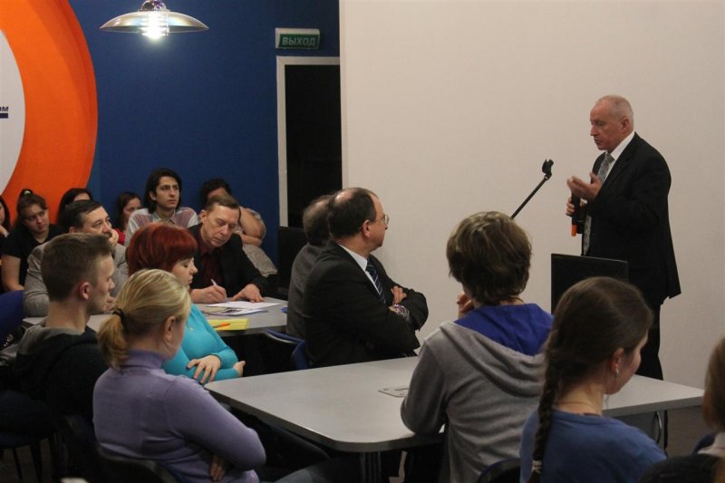 Фото к В Петербурге совершили путешествие в будущее отрасли