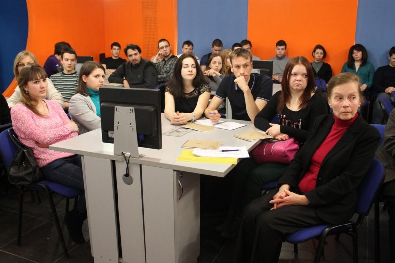 Фото к Студентам Петербурга рассказали об открытых вакансиях в ОАО «Головной институт ВНИПИЭТ»