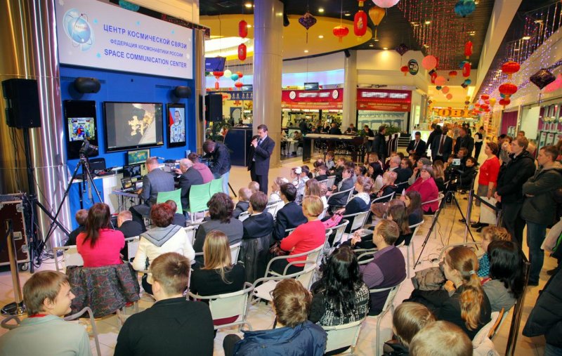 Фото к — МКС, прием! Говорит Земля!