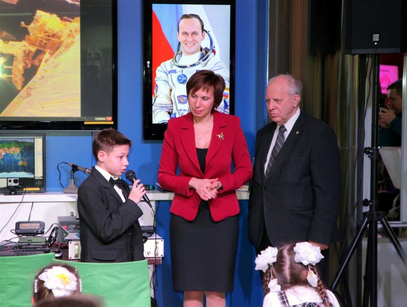 Фото к — МКС, прием! Говорит Земля!