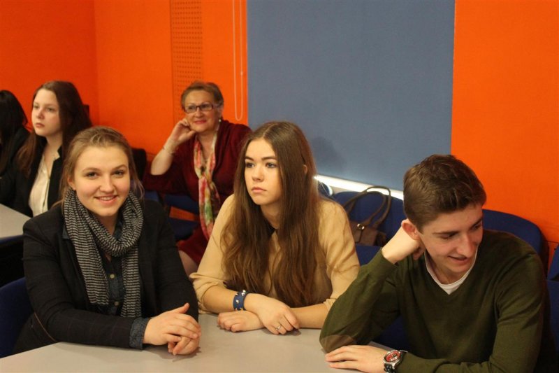 Фото к «Непрофессиональные профессионалы» или «профессиональные непрофессионалы»