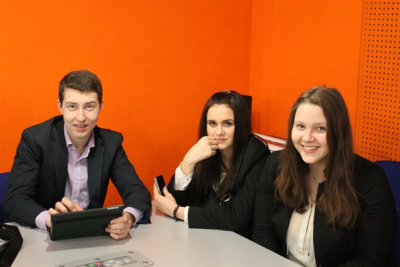 Фото к «Непрофессиональные профессионалы» или «профессиональные непрофессионалы»