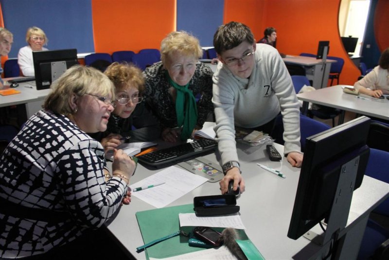 Фото к Проект «Интернет для бабушки».