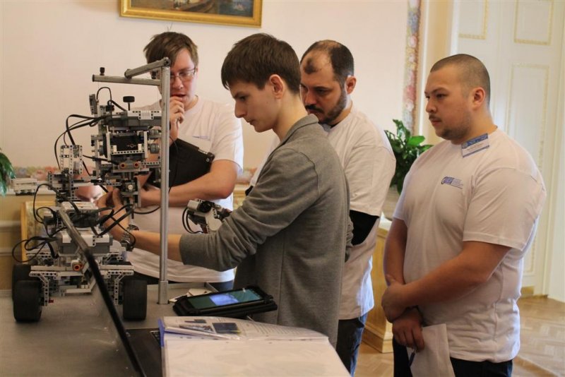 Фото к Информатика и робототехника во Дворце Конгрессов-2014