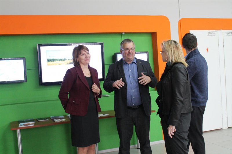 Фото к Информационный центр по атмоной энергии в Санкт-Петербурге посетили гости из Германии — представители корпорации «Клёкнер Пентапласт»