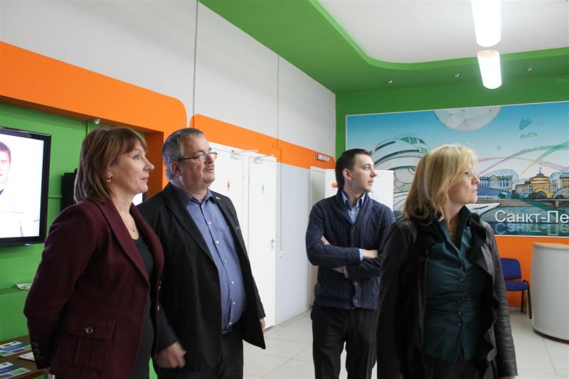 Фото к Информационный центр по атмоной энергии в Санкт-Петербурге посетили гости из Германии — представители корпорации «Клёкнер Пентапласт»