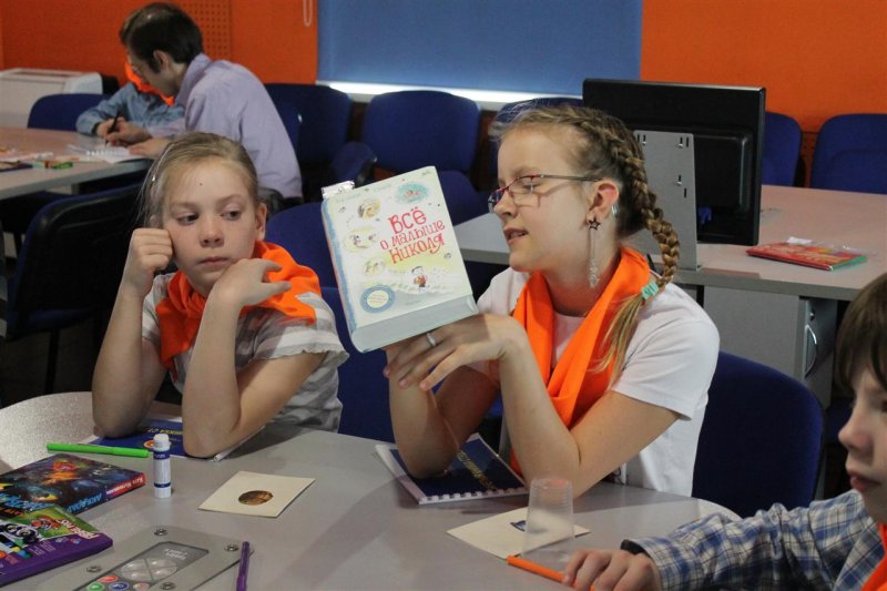 Фото к 26 апреля  студенты  Академии нескучных наук изучали особенности литературного творчества.