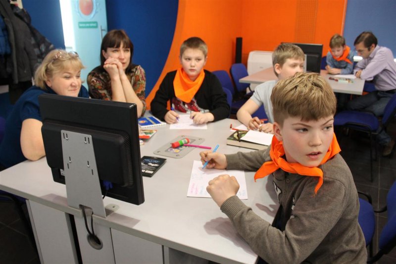 Фото к 26 апреля  студенты  Академии нескучных наук изучали особенности литературного творчества.