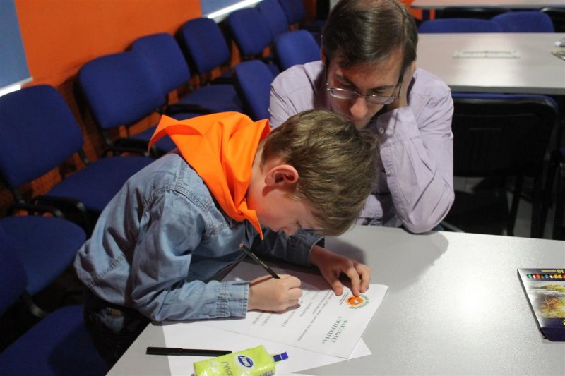 Фото к 26 апреля  студенты  Академии нескучных наук изучали особенности литературного творчества.