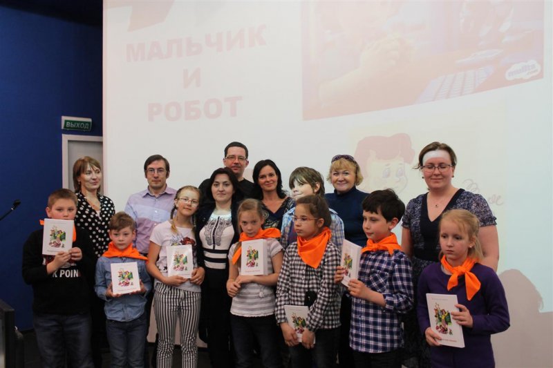 Фото к 26 апреля  студенты  Академии нескучных наук изучали особенности литературного творчества.