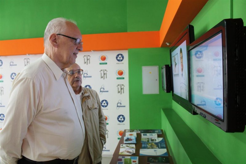 Фото к Информационный центр по атомной энергии в Санкт-Петербурге посетил лауреат премии «Глобальная энергия» 2014 Ларс Гуннар Ларссон (Швеция).