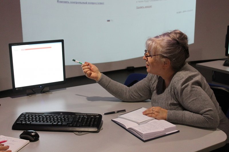 Фото к Про светоч знаний и  страх перед компьютером