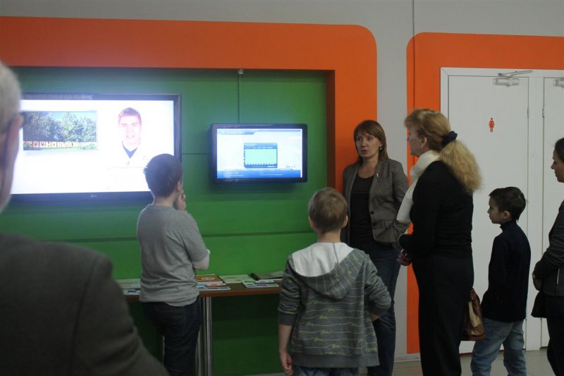 Фото к Дети сотрудников атомной отрасли посетили Санкт-петербургский центр по атомной энергии