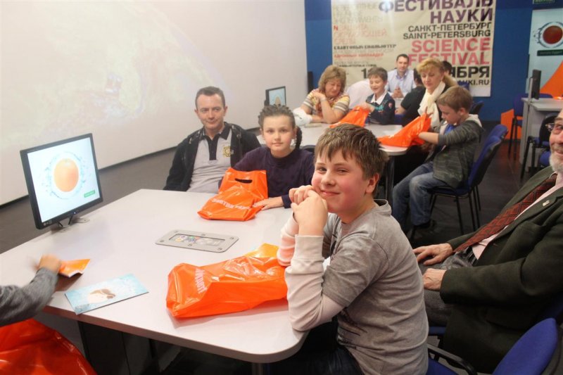 Фото к Дети сотрудников атомной отрасли посетили Санкт-петербургский центр по атомной энергии