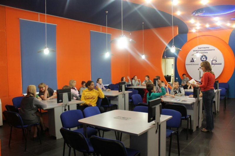 Фото к Книги, знания, улыбки — отдаем с удовольствием!