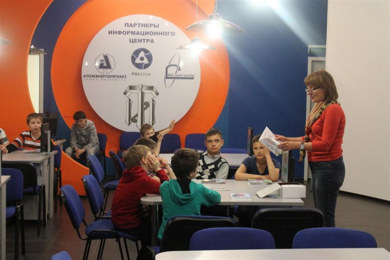 Фото к Книги, знания, улыбки — отдаем с удовольствием!