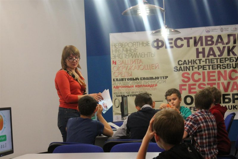 Фото к Книги, знания, улыбки — отдаем с удовольствием!