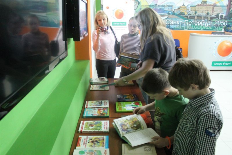 Фото к Книги, знания, улыбки — отдаем с удовольствием!