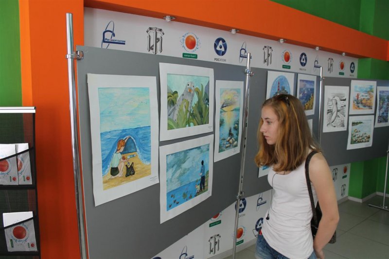 Фото к Открытие выставки детского рисунка и плаката «Мы за чистоту Финского залива»  — старт проекта Дни экологии в информационном центре по атомной энергии в Санкт-Петербурге