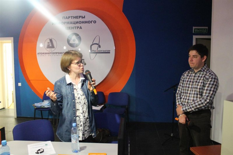 Фото к Школьник из Санкт-Петербурга выступил с докладом на семинаре для педагогов