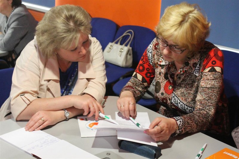 Фото к Школьник из Санкт-Петербурга выступил с докладом на семинаре для педагогов