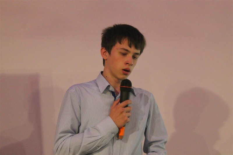 Фото к Школьник из Санкт-Петербурга выступил с докладом на семинаре для педагогов