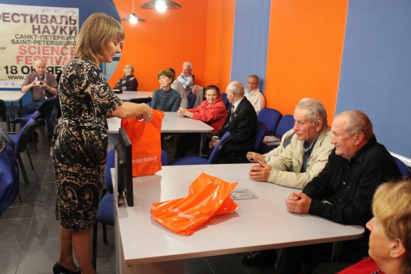 Фото к Ветераны атомной отрасли Соснового бора и информационный центр по атомной энергии Санкт-Петербурга договорились о сотрудничестве