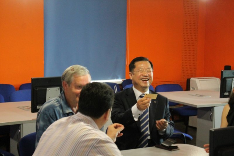 Фото к Информационный центр по атомной энергии посетил гость из Южной Кореи.