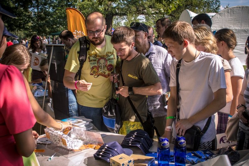 Фото к Приглашаем жителей и гостей Санкт-Петербурга принять участие в фестивале GEEK PICNIC и квесте информационного центра по атомной энергии.
