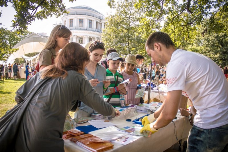 Фото к Более двух тысяч человек приняли участие в квесте «Невидимый сосед» на фестивале Geek Picnic