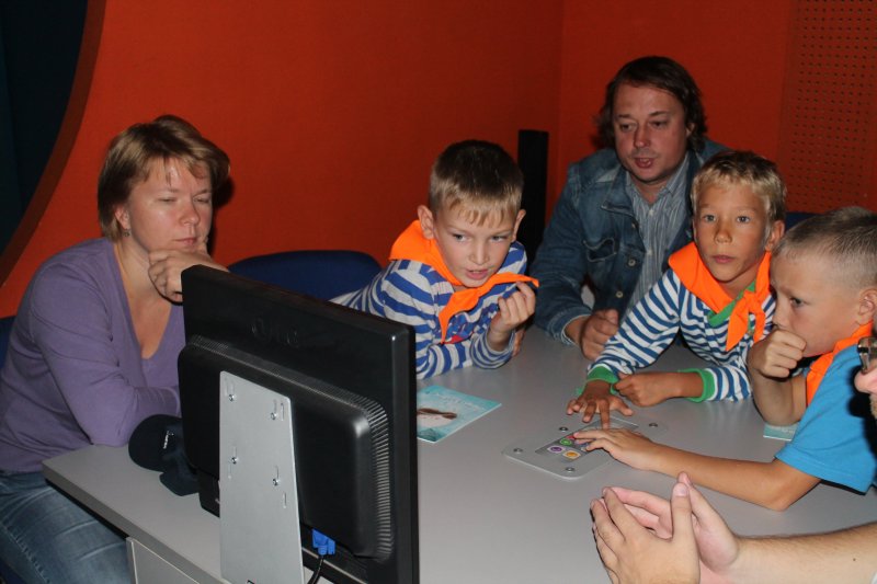 Фото к Информационный центр приобрел новых любознательных друзей.