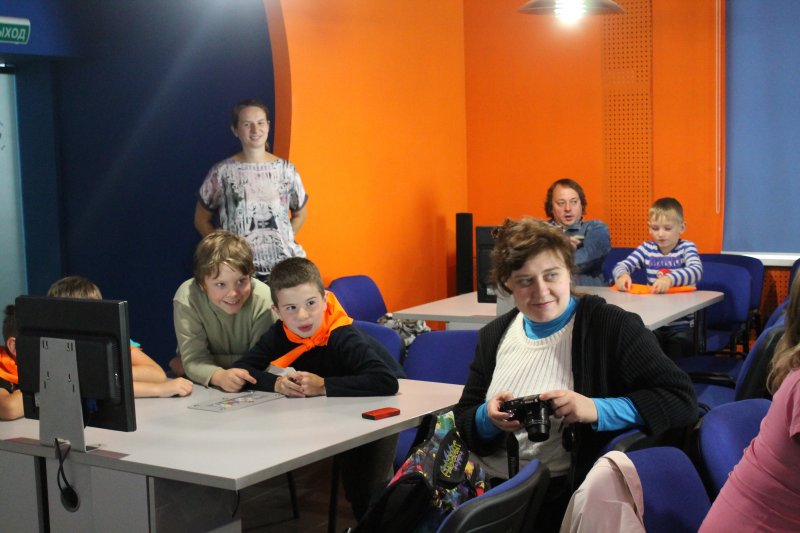 Фото к Информационный центр приобрел новых любознательных друзей.